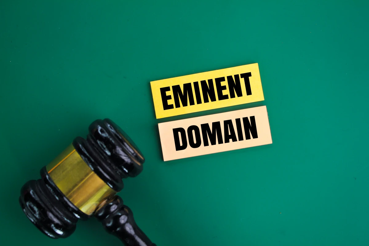 Humidité logement : causes, conséquences et solutions pour un habitat sain